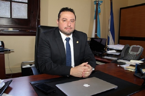 Juan Carlos Argueta (Viceministro de Gobernación Guatemala) Imagen obtenida de: Brenda Larios (AGN), enero 24 de 2014, Guatemala combatirá al crimen organizado con tecnología de punta